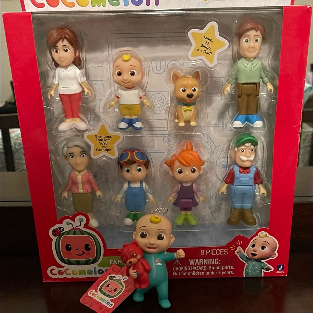 Cocomelon Family Figure 8 Pack and JJ ornament Set